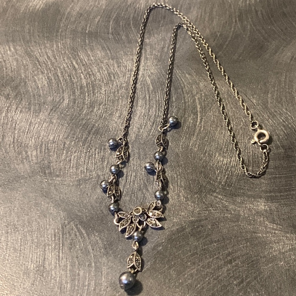 Vintage 925 Silver Necklase  with  beads  Sprinkle excellent condition.